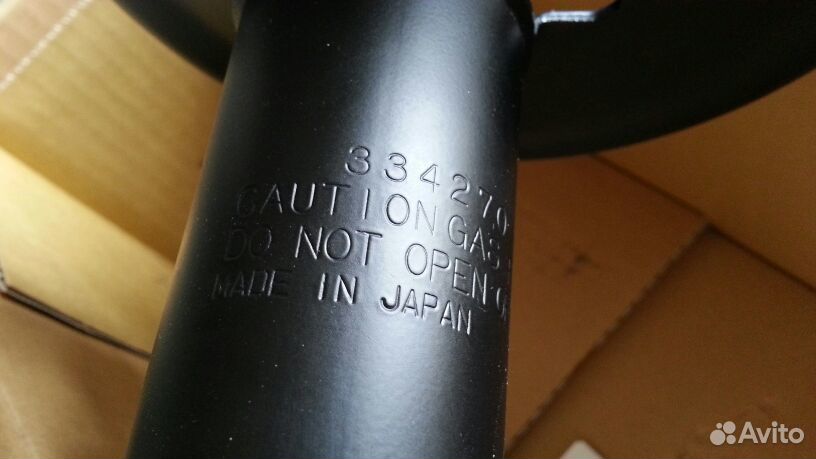 Амортизатор KYB 334270 аморт новый. купил за 4800