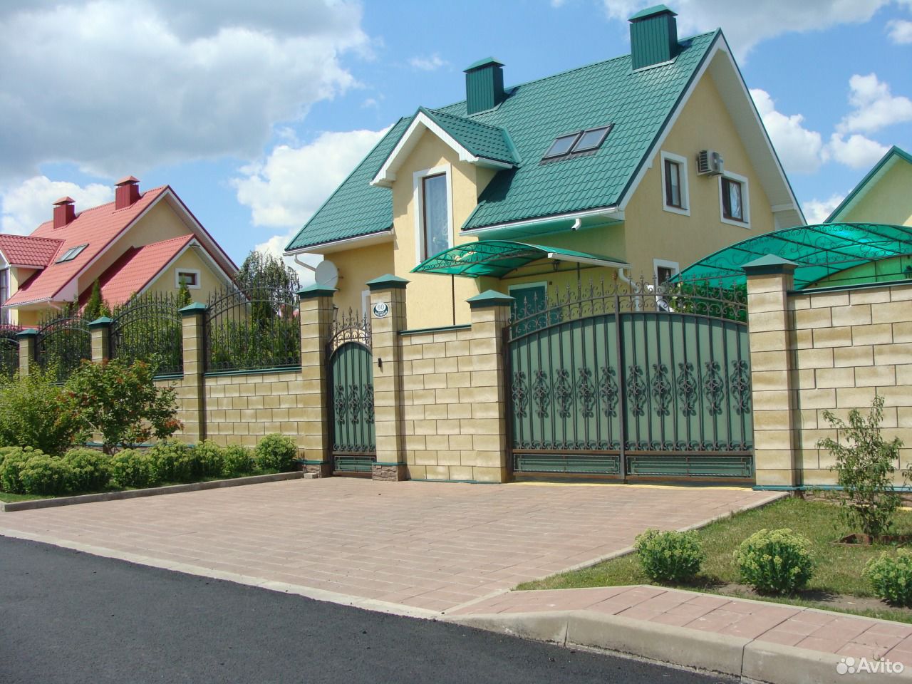 Продажа недвижимости без посредников Дубовое синие крыши