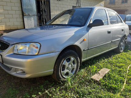 Hyundai Accent 1.5 МТ, 2004, седан, битый