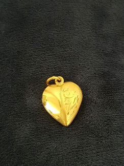 Золотой кулон сердце