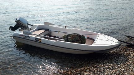 Продам лодку Nissamaran laker 410 с мотором yamaha
