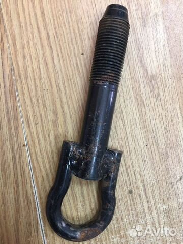 Буксировочный крюк toyota