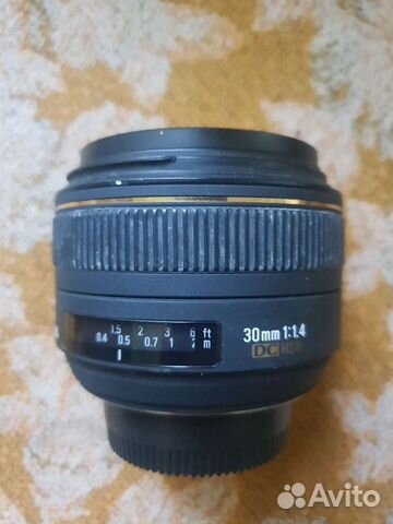 Объектив Sigma 30mm f/1.4