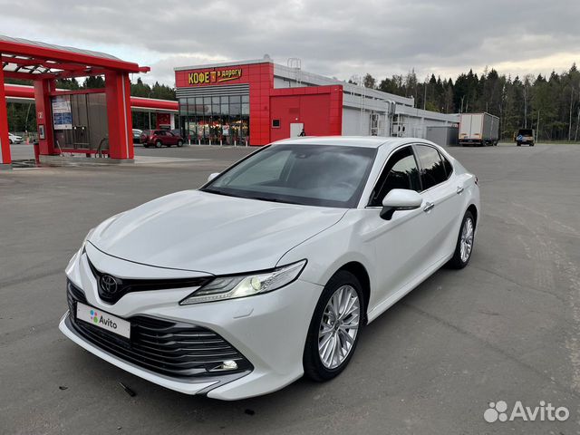 Toyota Camry 2019 белый перламутр