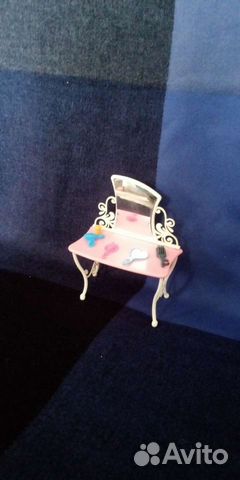 Столик кукольный туалетный