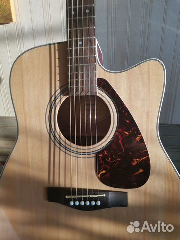 Продам гитару электроаккустическую Yamaha FX370C