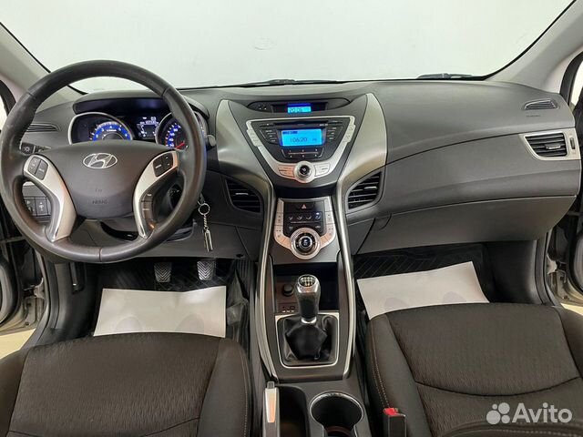 Hyundai Elantra `2011