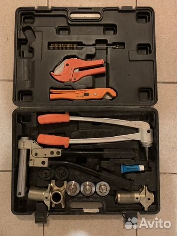 Пресс ручной универсальный для труб rehau/stout и