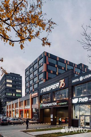 Бариста в кофейню