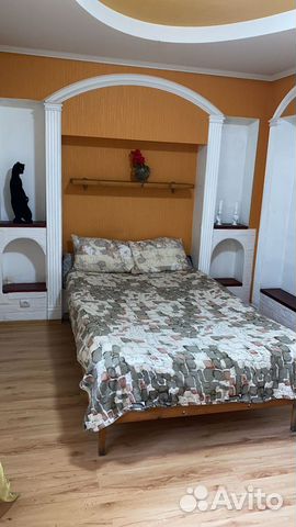 

1-к. квартира, 65 м², 1/3 эт.