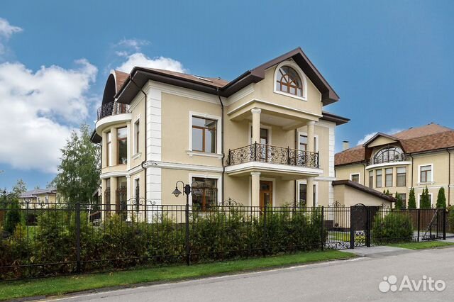 

Коттедж 700 м² на участке 12 сот.