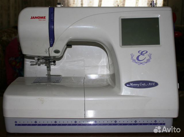 Машинка вышивальная Janome 300Е