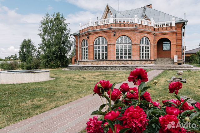 

10-к. и более коттедж, 600 м²