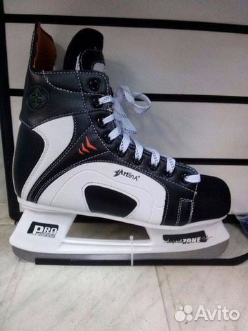 Коньки хоккейные