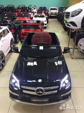 Детский электромобиль Mercedes GL63, черный глянец Детский электромобиль Mercedes GL63, черный глянец