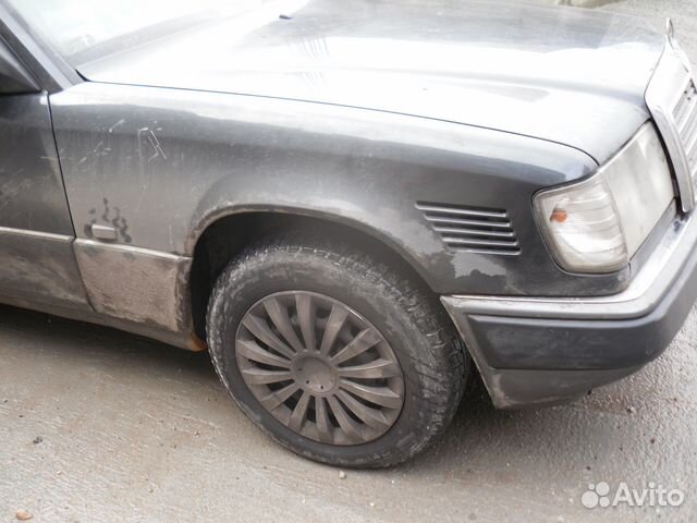 Мерседес 124 универсал 93 г. 3,0тд по запчаст