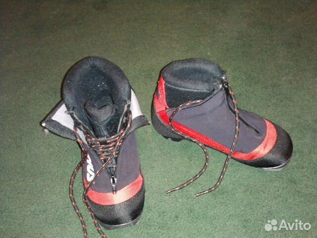 Лыжные ботинки