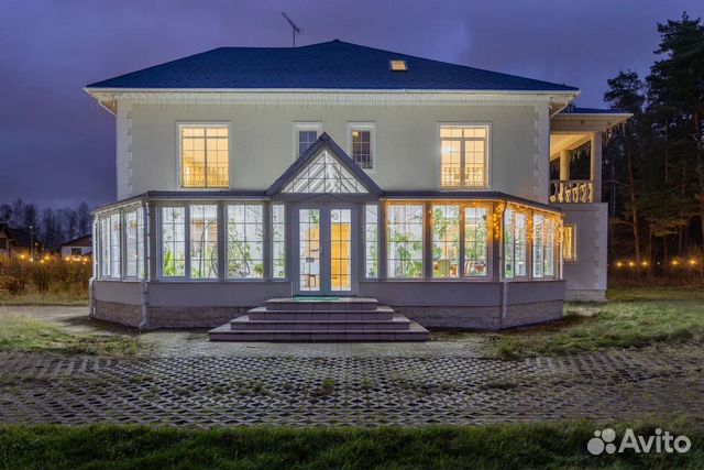 

10-к. и более коттедж, 890 м²