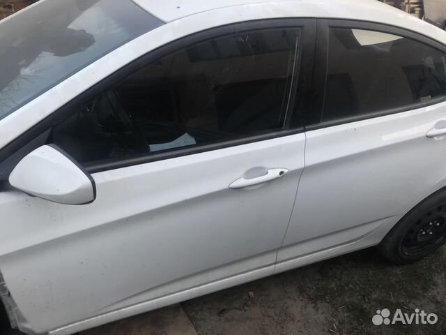 Стекло двери 2013г разбор Hyundai solaris Стекло двери 2013г разбор Hyundai solaris