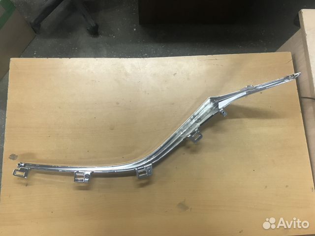 Молдинг решетки радиатора правый Mazda 3 BM Молдинг решетки радиатора правый Mazda 3 BM