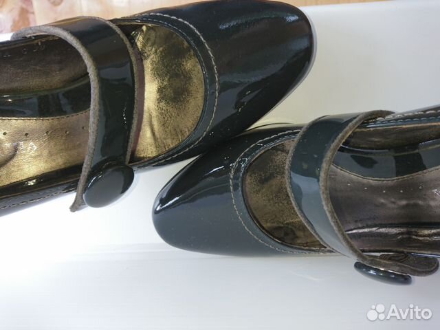 Туфли лаковые с ремешком Туфли лаковые с ремешком