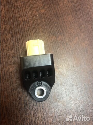 Toyota RAV 4 IV Датчик удара боковой 89831-33050