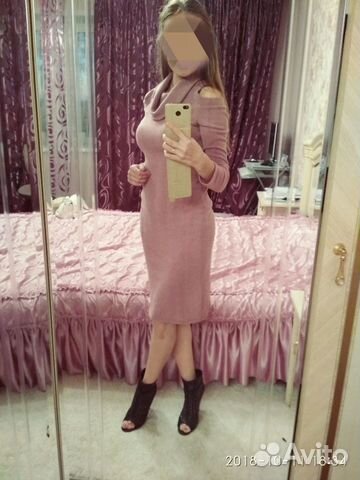 Платье тепленькое с открытыми плечами 42-44 Платье тепленькое с открытыми плечами 42-44