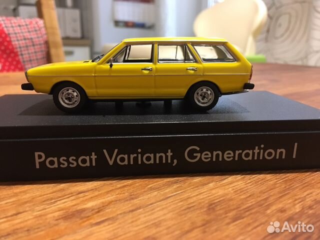 Volkswagen Passat I Generation 1974 Minichsmps 1/4