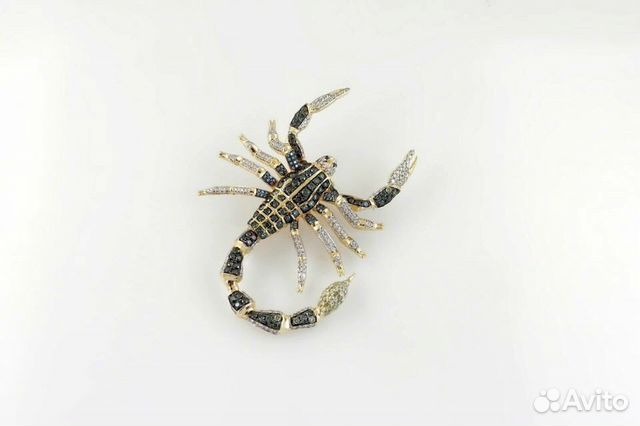 Золотая брошь с бриллиантами скорпион