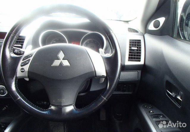 В разборе Mitsubishi Outlander XL