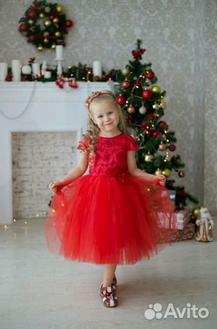 Новое нарядное платье