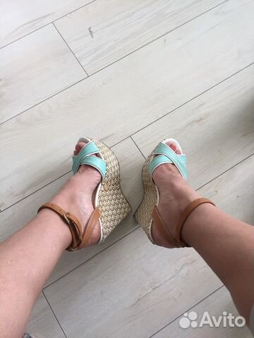 Босоножки на танкетке Calipso 36-37 размер Босоножки на танкетке Calipso 36-37 размер