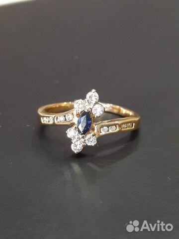 Золотое кольцо с сапфиром и бриллиантами