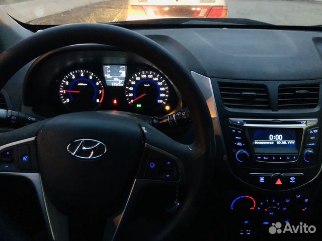 Hyundai Solaris 1.6 МТ, 2015, битый, 32 400 км