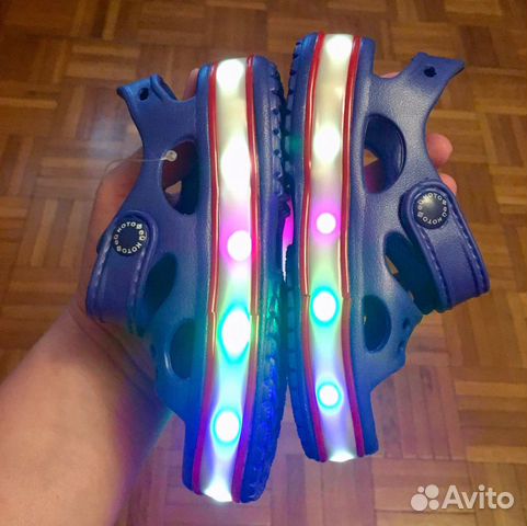 Сандалии пляжные с LED-подсветкой Котофей новые Сандалии пляжные с LED-подсветкой Котофей новые