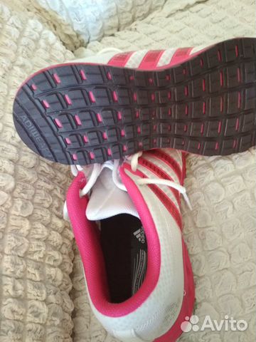 Фирменные кроссовки Adidas Фирменные кроссовки Adidas
