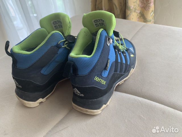 Ботинки Adidas, межсезонье Ботинки Adidas, межсезонье
