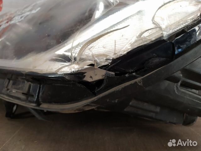 Фара левая Volkswagen Touareg (2014-2018)