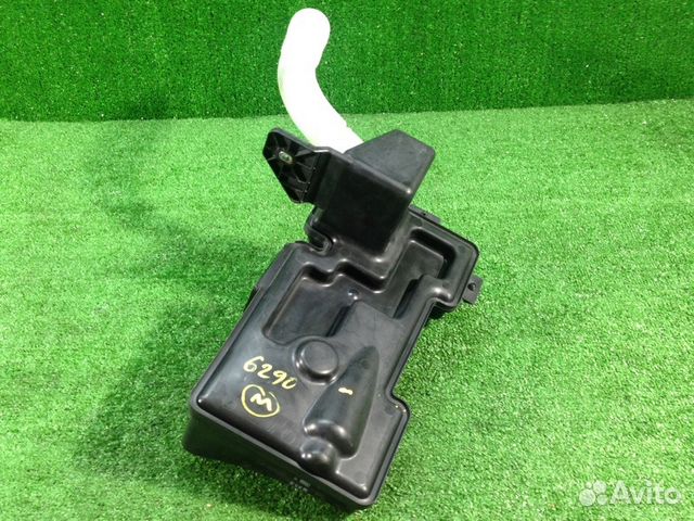 Бачок омывателя Volkswagen Tiguan I 2.0 2010 Бачок омывателя Volkswagen Tiguan I 2.0 2010