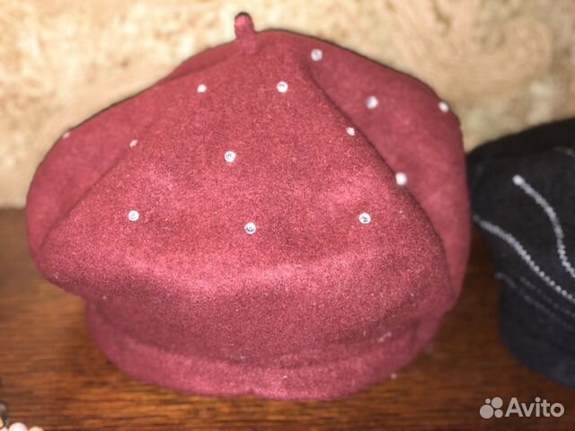 Два шерстяных берета Два шерстяных берета