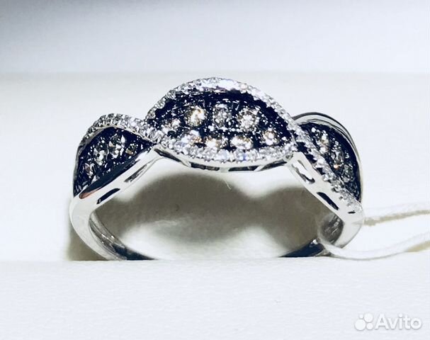 Золотое кольцо с бриллиантами Золотое кольцо с бриллиантами