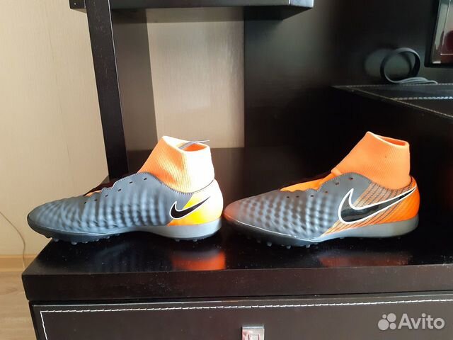 Кроссовки футбольные Nike(бутсы)