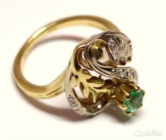 Золотое кольцо 750 пробы с изумрудом, бриллиантами Золотое кольцо 750 пробы с изумрудом, бриллиантами