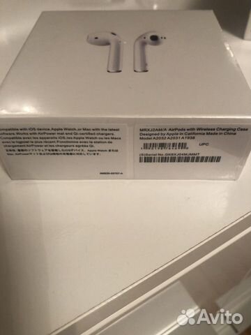 Наушники AirPods 2 с функцией беспроводной зарядки
