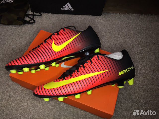 Бутсы Nike Mercurial (Футбольные бутсы) Бутсы Nike Mercurial (Футбольные бутсы)