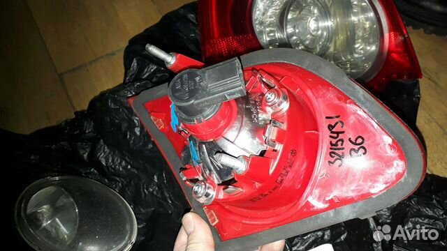 Задние фонари и противотуманка на пассат б6