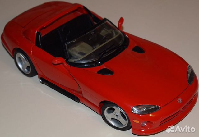 Масштабная модель Dodge viper масштаб 1/18