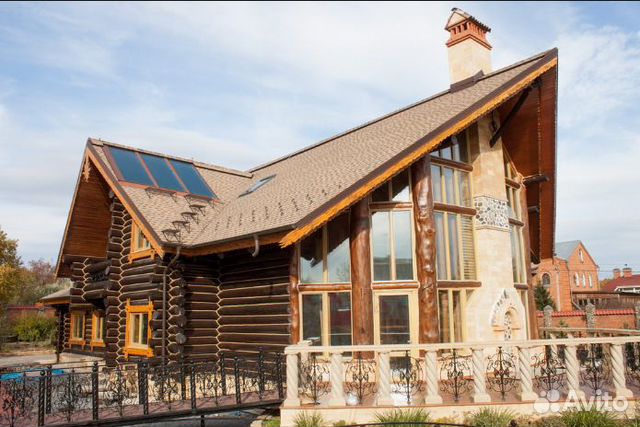 Сруб дома. Рубленный дом. Зимний лес. Сборка