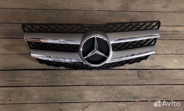 Решетка радиатора Mercedes GLK 204 W204 Решетка радиатора Mercedes GLK 204 W204