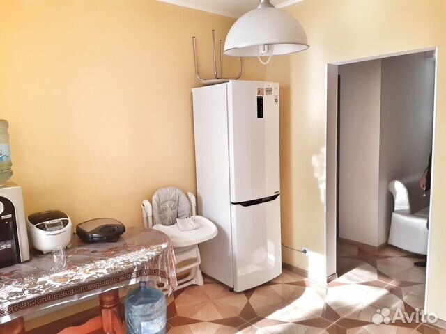 2-к квартира, 65 м², 2/6 эт.